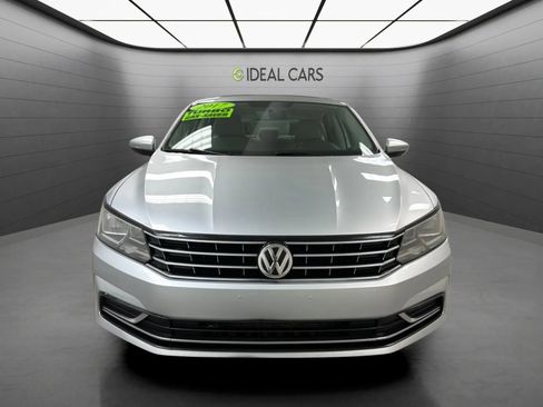 Used 2017 Volkswagen Passat 1.8T SE FWD image 2