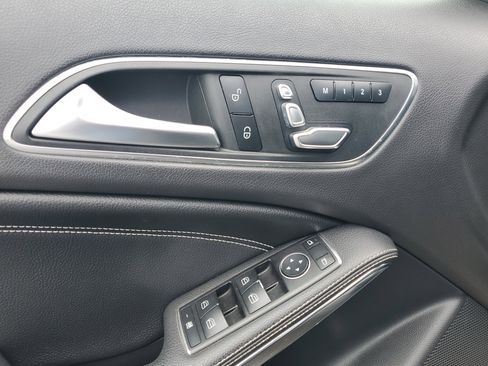 Used 2018 Mercedes-Benz GLA 250 image 13