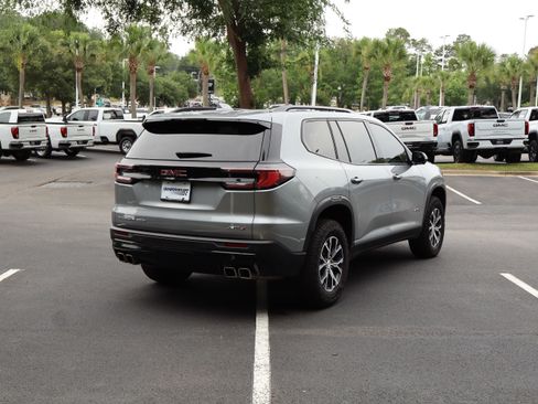 Used 2025 GMC Acadia AT4 w/ Luxury Package AWD/4WD image 9