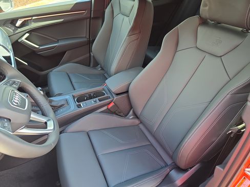 New 2025 Audi Q3 2.0T Premium image 15
