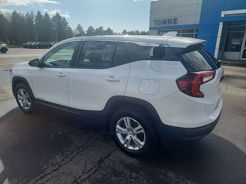 Used 2022 GMC Terrain SLE image 5