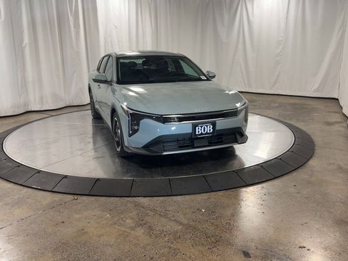 Certified 2025 Kia K4 EX image 3