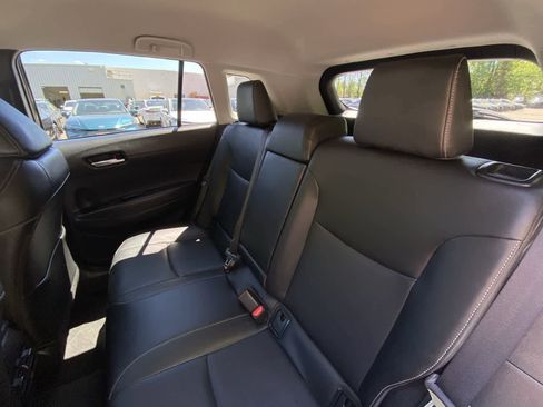 Used 2025 Toyota Corolla Cross XLE AWD/4WD image 50