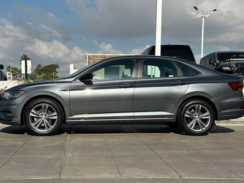 Used 2019 Volkswagen Jetta R-Line w/ R-Line Cold Weather Package image 7