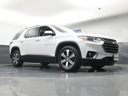 Used 2019 Chevrolet Traverse LT w/ LT Premium Package AWD/4WD image 25