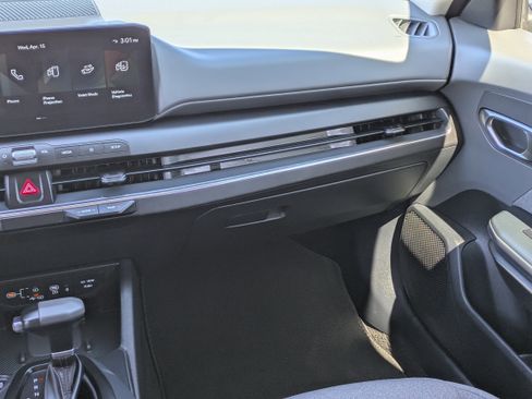 Certified 2025 Kia K4 EX image 17