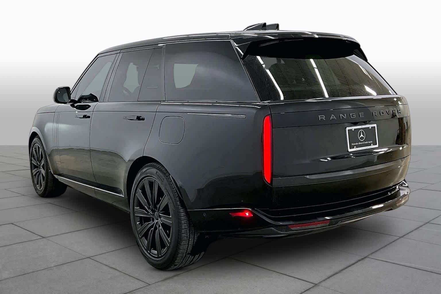 Used 2026 Land Rover Range Rover SE AWD/4WD image 11
