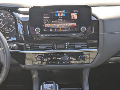 Used 2025 Nissan Pathfinder SV image 20