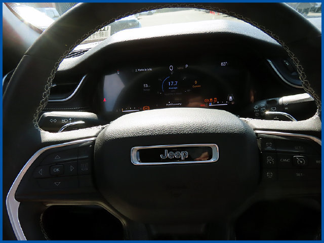Certified 2023 Jeep Grand Cherokee Altitude AWD/4WD image 15