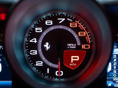 Certified 2022 Ferrari F8 Tributo RWD image 38