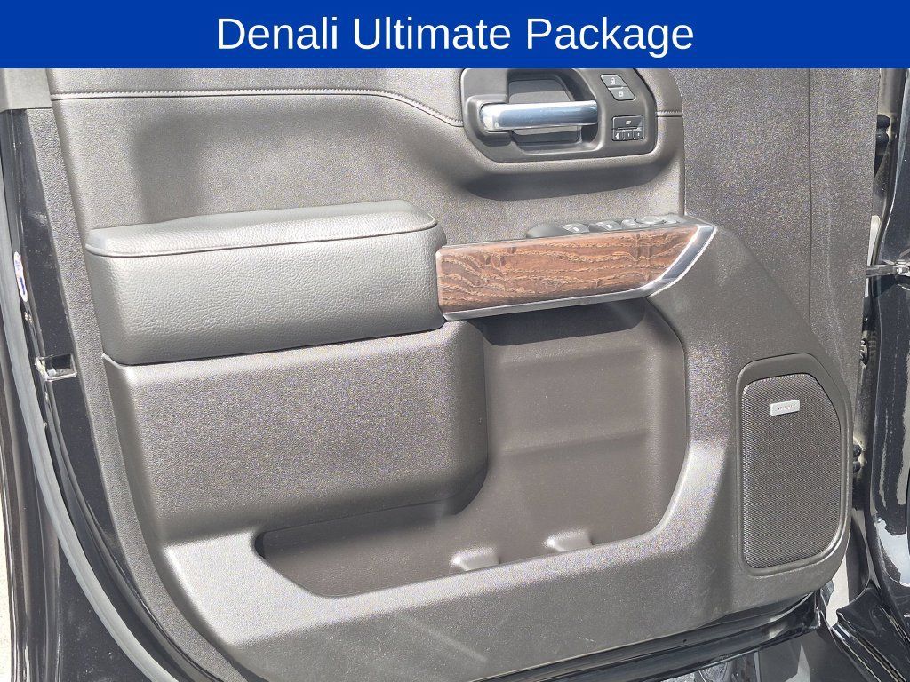 Used 2022 GMC Sierra 2500 Denali w/ Denali Ultimate Package AWD/4WD image 9