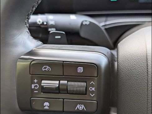 Used 2025 Hyundai Santa Fe Calligraphy image 16