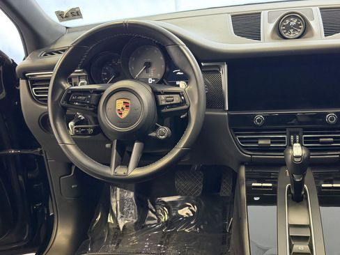 Certified 2023 Porsche Macan S image 20