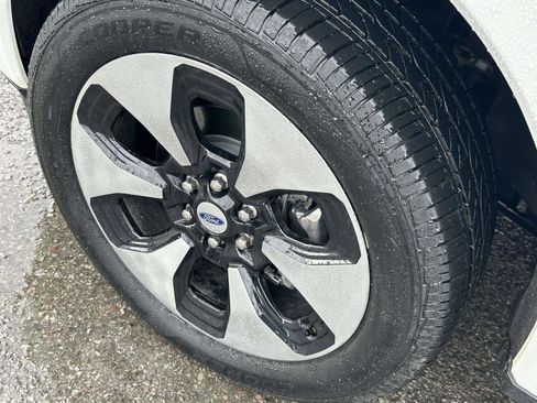 Used 2023 Ford F150 Lightning Platinum image 9