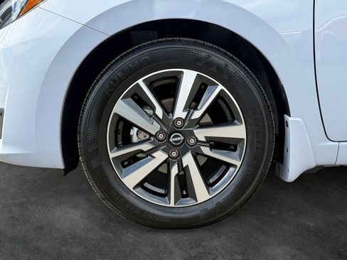 Used 2025 Nissan Versa SV w/ Trunk Package FWD image 4