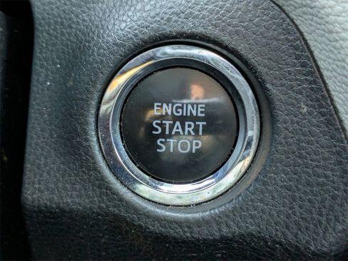 Used 2021 Toyota RAV4 XLE w/ Convenience Package image 33