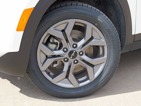 Certified 2024 Kia Seltos S image 2