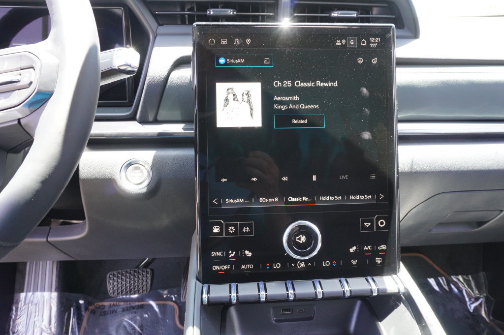 New 2026 GMC Terrain AT4 w/ Technology Package II AWD/4WD image 21