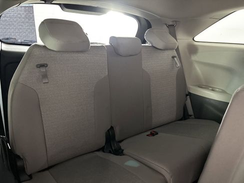 Used 2024 Toyota Sienna LE image 23