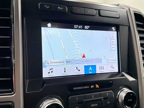 Used 2019 Ford F150 Lariat w/ Equipment Group 502A Luxury AWD/4WD image 20