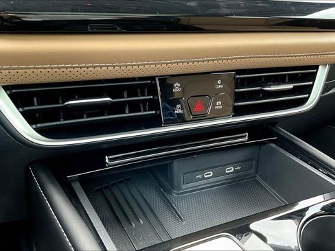 New 2026 Volkswagen Atlas Cross Sport SE image 14