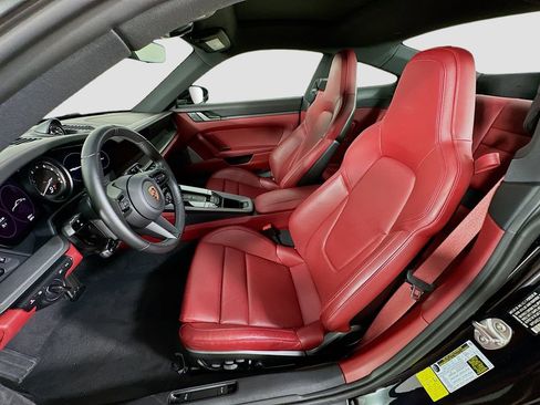 Used 2024 Porsche 911 Carrera 4S image 5