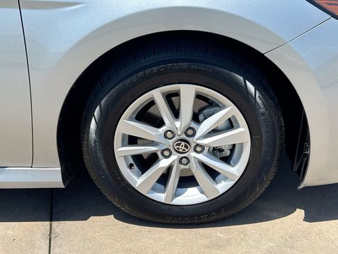 Used 2025 Toyota Camry LE FWD image 10