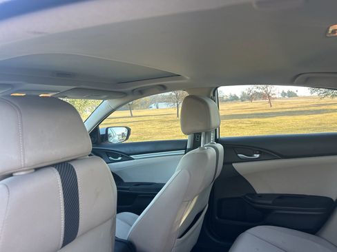 Used 2017 Honda Civic EX image 9