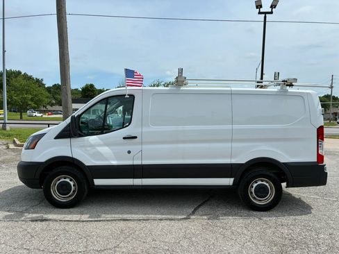 Used 2019 Ford Transit 250 130 Low Roof RWD image 4
