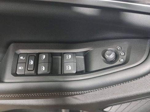 Certified 2024 Jeep Grand Cherokee Limited image 30