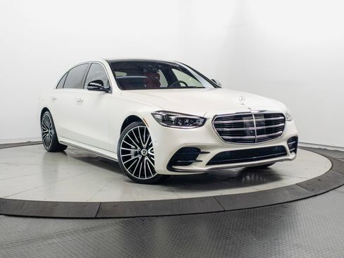 Used 2022 Mercedes-Benz S 500 4MATIC w/ Warmth & Comfort Package image 1