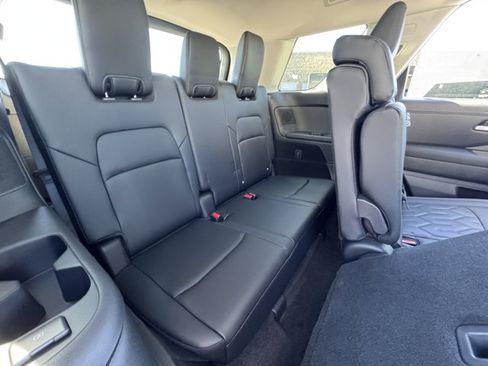 New 2026 Nissan Pathfinder Platinum w/ Cargo Package AWD/4WD image 21