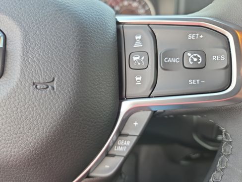 Certified 2025 RAM 2500 Big Horn AWD/4WD image 28