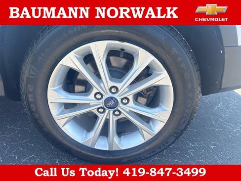 Used 2017 Ford Escape SE FWD image 12