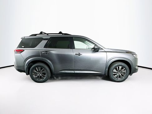 Used 2024 Nissan Pathfinder SV w/ Black Appearance Package image 10