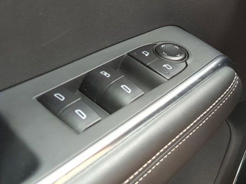 Used 2025 GMC Acadia Elevation image 23