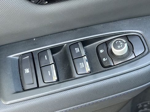 Used 2025 Subaru Forester Limited image 11