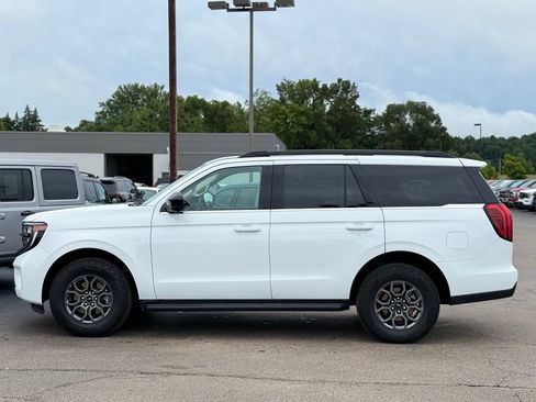 Used 2025 Ford Expedition Active AWD/4WD image 41