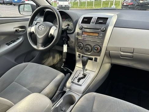 Used 2011 Toyota Corolla LE FWD image 29