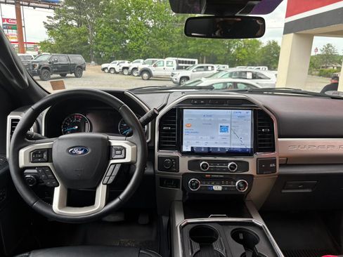Used 2022 Ford F250 Lariat w/ Lariat Ultimate Package AWD/4WD image 24