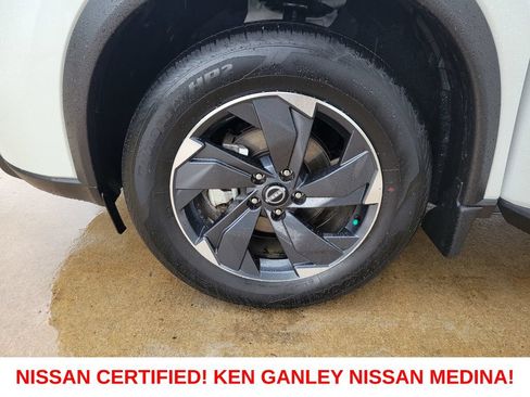 Certified 2026 Nissan Rogue SV AWD/4WD image 18