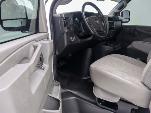Used 2023 Chevrolet Express 3500 w/ Power Convenience Package RWD image 16