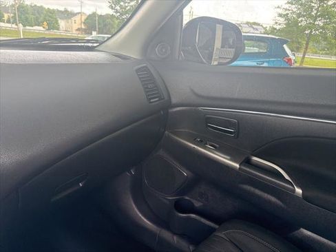 Used 2020 Mitsubishi Outlander Sport SE image 15