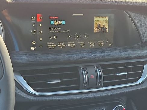 Used 2024 Alfa Romeo Stelvio Sprint image 17