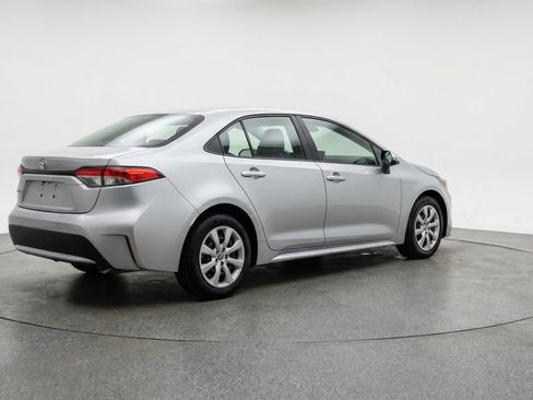 Used 2025 Toyota Corolla LE image 9