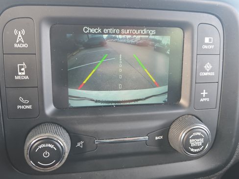 Used 2016 Jeep Renegade Limited FWD image 24