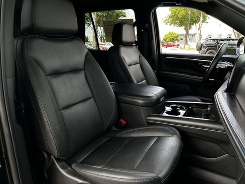 Used 2025 Chevrolet Tahoe LT RWD image 30