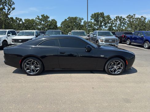 Used 2025 Dodge Charger Daytona R/T w/ Plus Group AWD/4WD image 4
