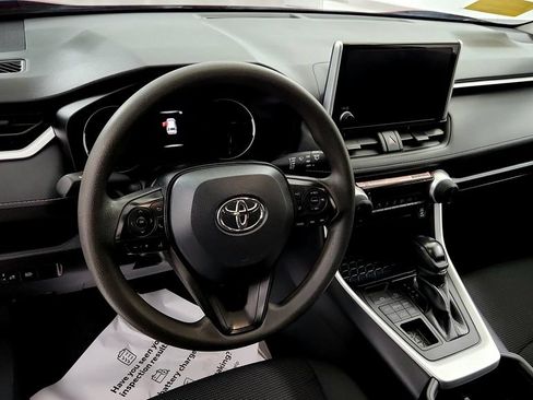 Used 2025 Toyota RAV4 LE AWD/4WD image 24