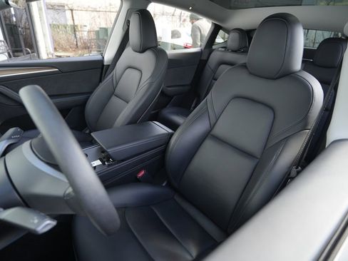 Used 2023 Tesla Model Y Long Range image 16